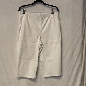 Real size straight leg jean capri’s